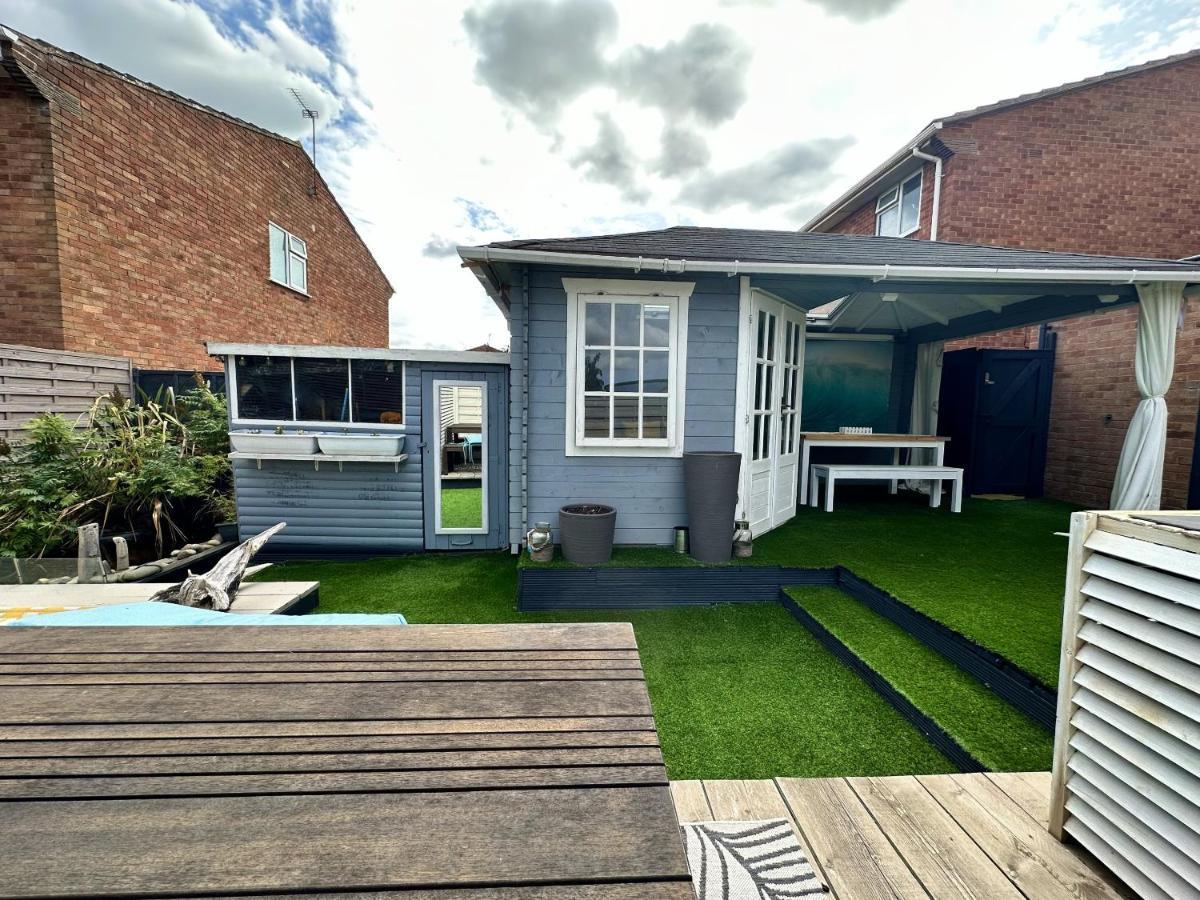 Villa Fantastic 2-Bed House With Parking - Hosted By Hutch Lifestyle Leamington Spa Exterior foto