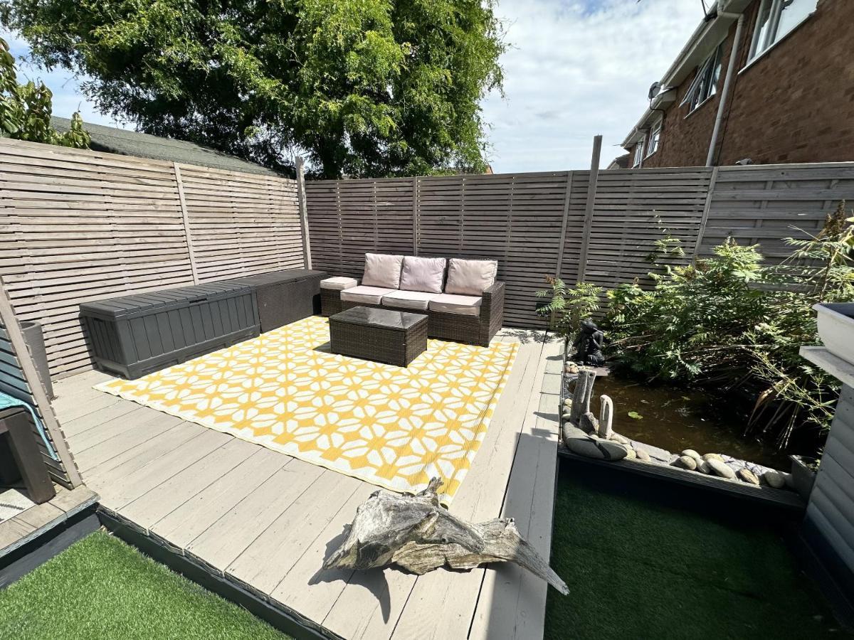Villa Fantastic 2-Bed House With Parking - Hosted By Hutch Lifestyle Leamington Spa Exterior foto