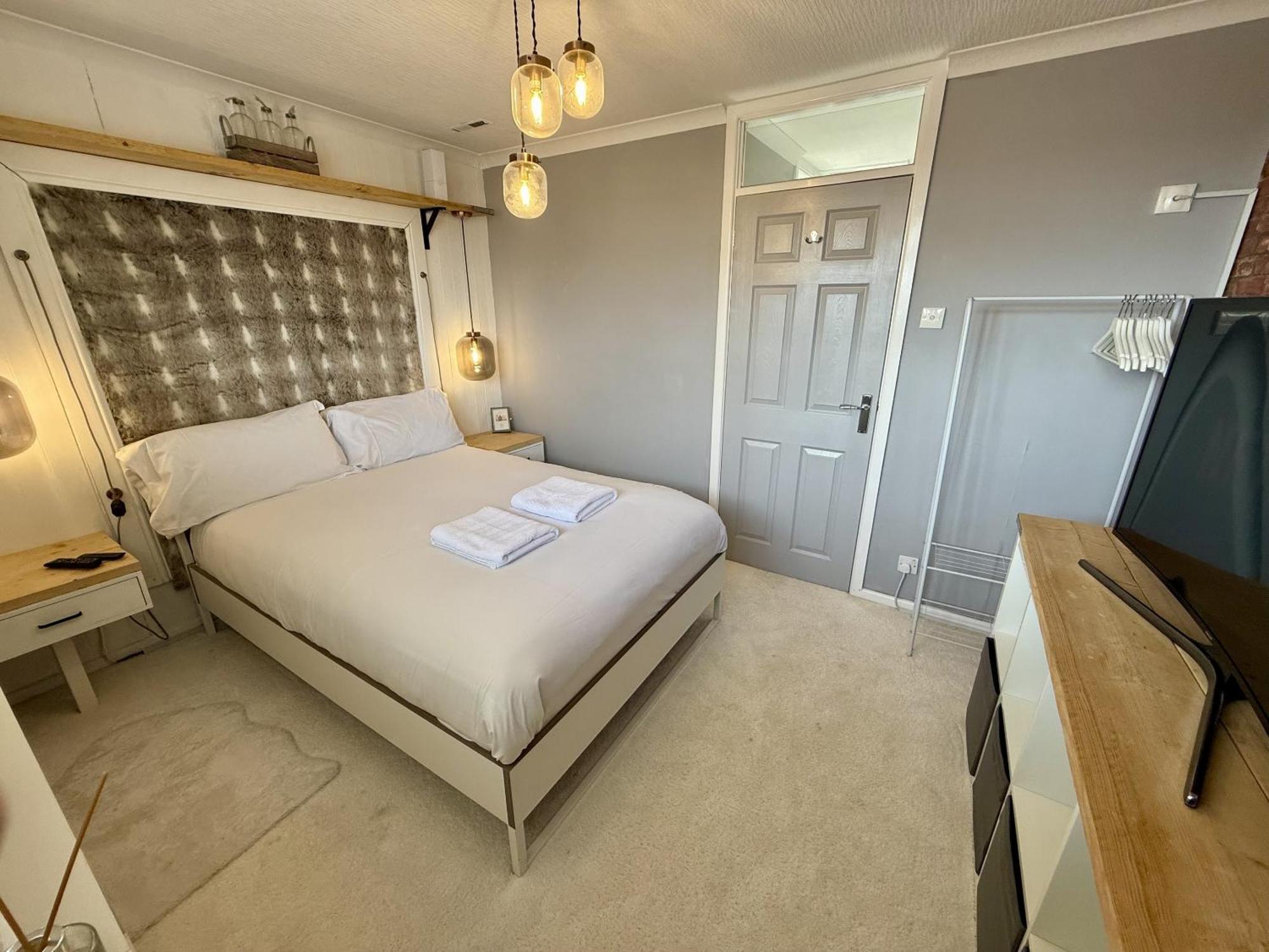 Villa Fantastic 2-Bed House With Parking - Hosted By Hutch Lifestyle Leamington Spa Exterior foto