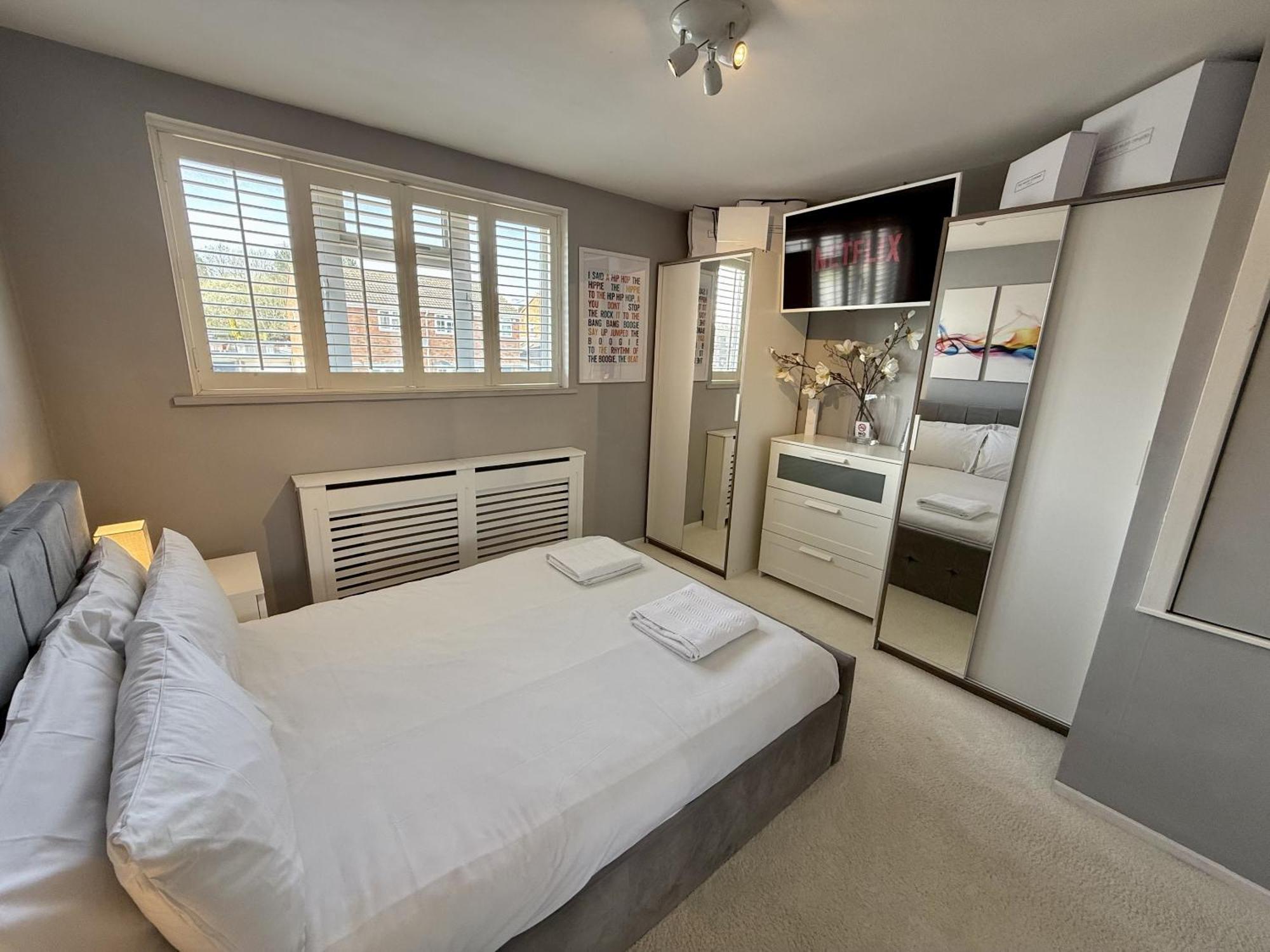 Villa Fantastic 2-Bed House With Parking - Hosted By Hutch Lifestyle Leamington Spa Exterior foto